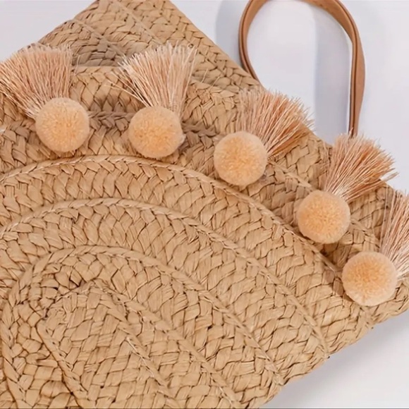 Stylish Rattan Envelope Clutch Bag - Buckle Closure - Picture 2 of 5